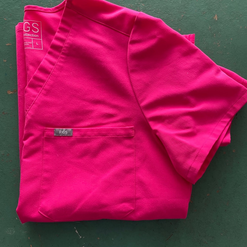 COPY - Figs Catarina Top Hot Pink Large scrubs